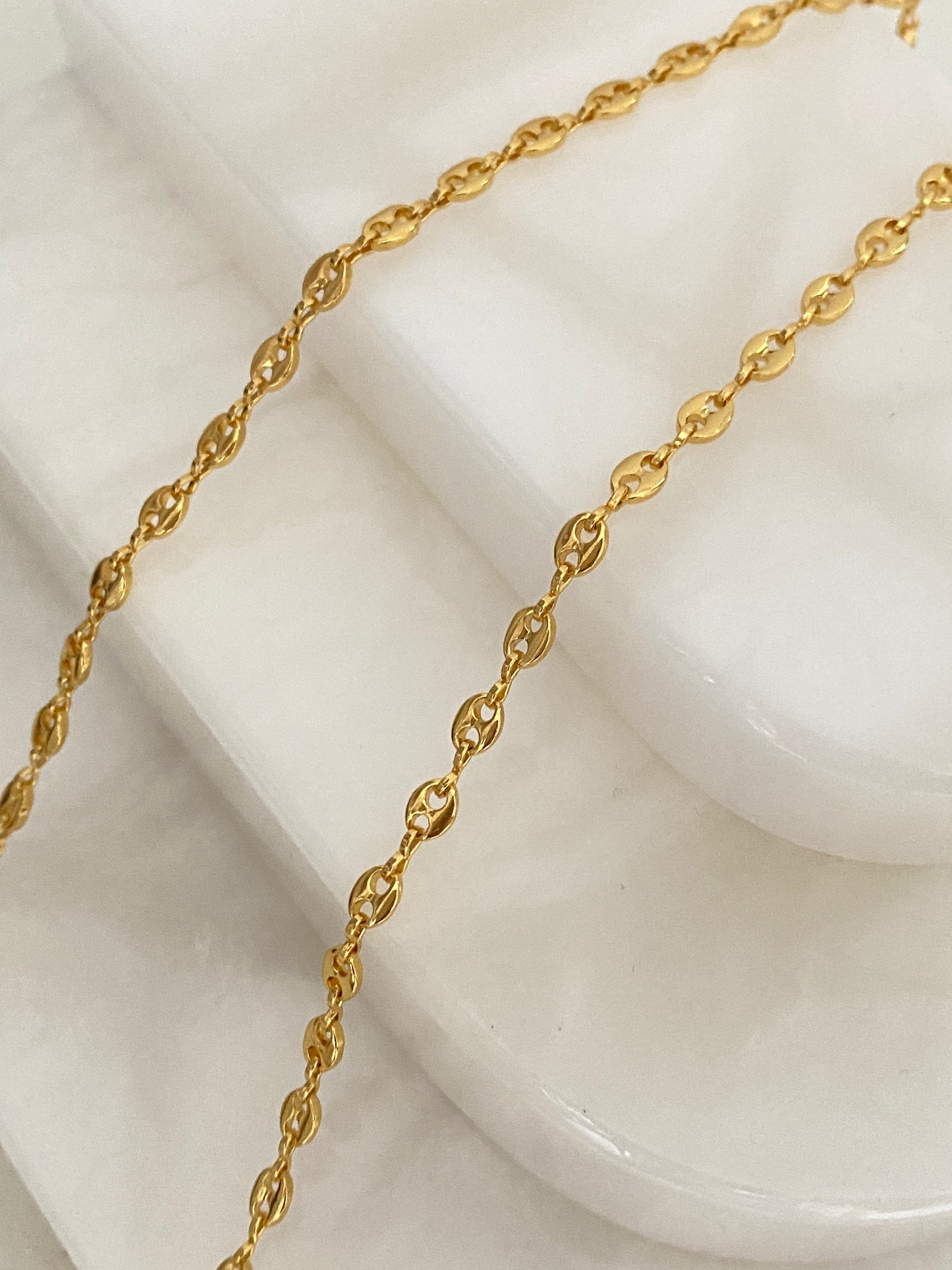 18k Gold Small Puffed Coffee Bean Chain Necklace