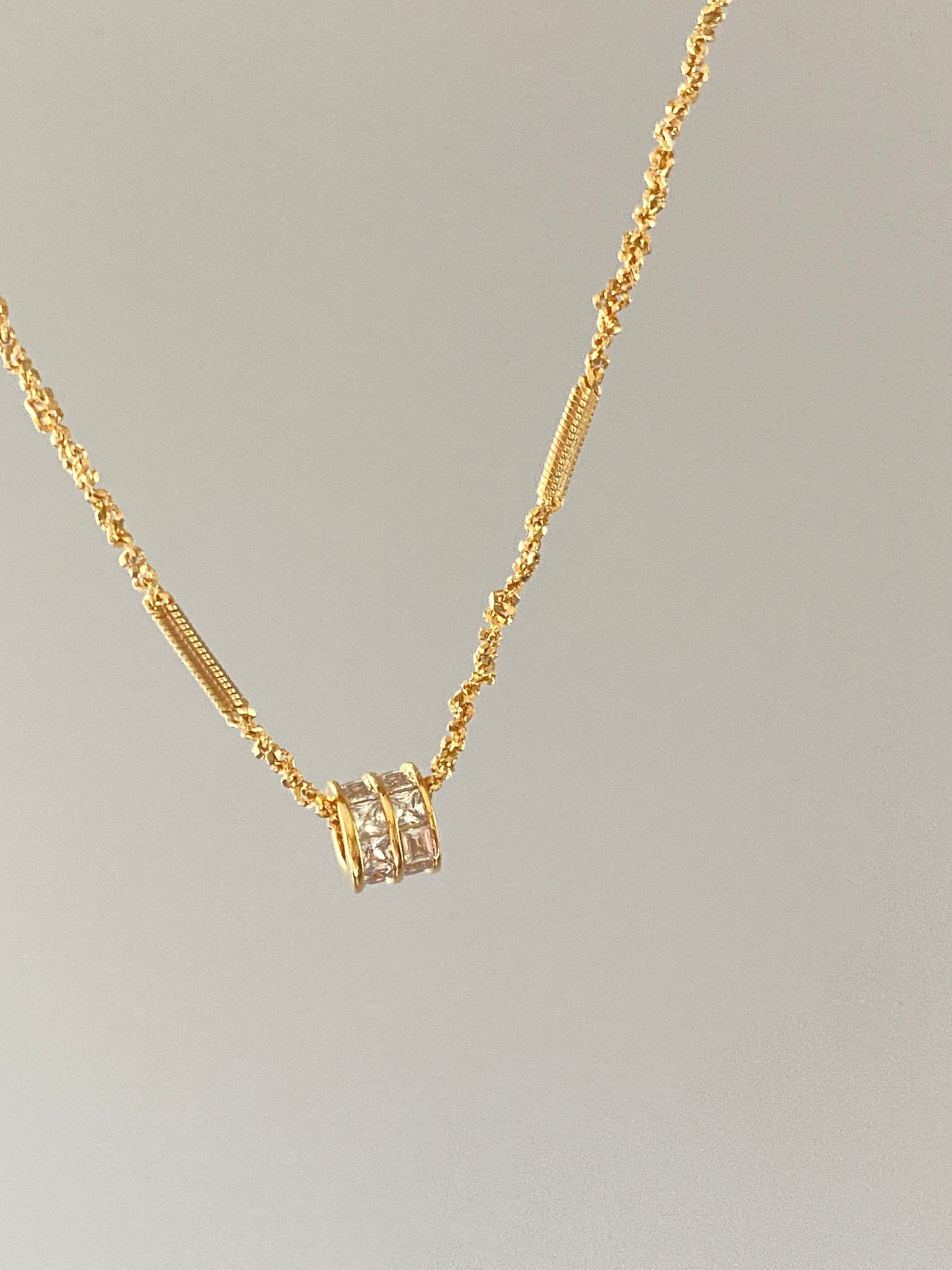 Sliding Zircon Necklace