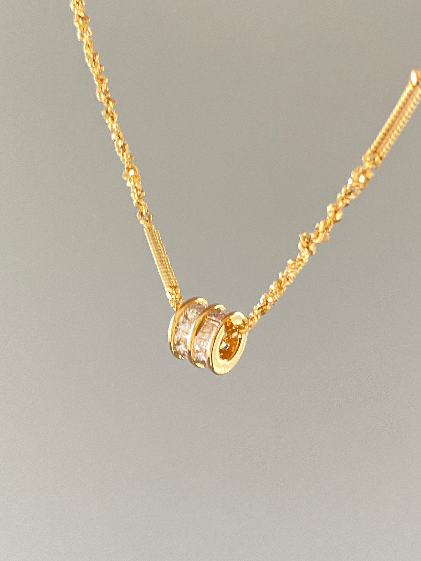 Sliding Zircon Necklace