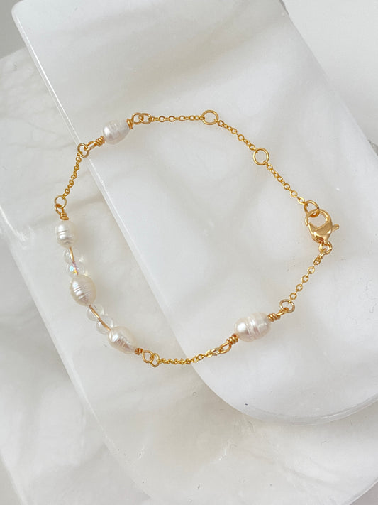 Pearl & glass bead bracelet