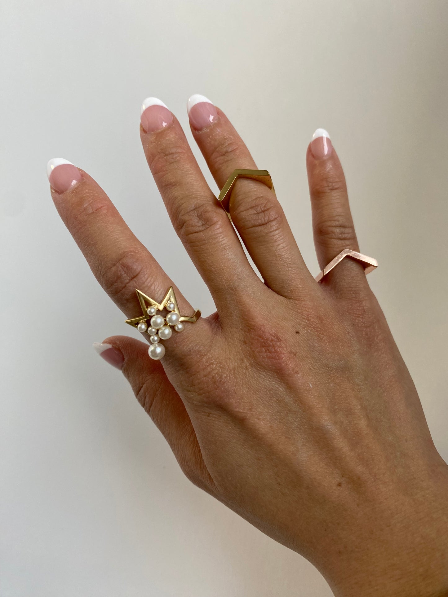 Arrow Knuckle Ring - Gold