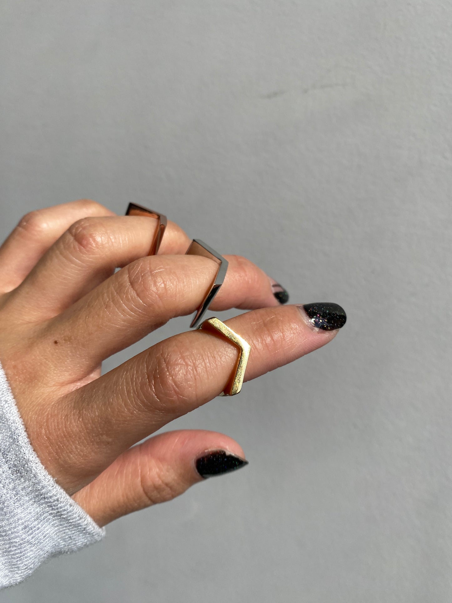 Arrow Knuckle Ring - Gold