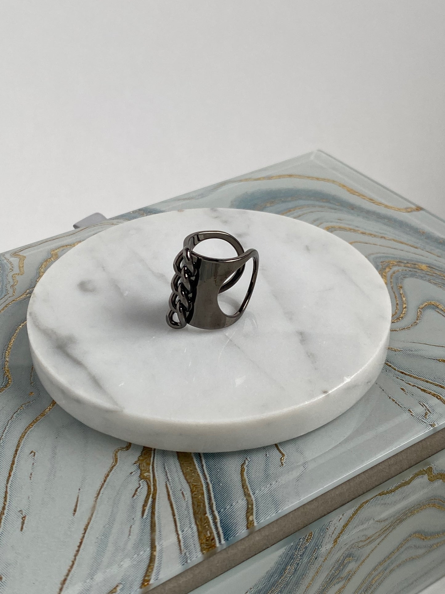 Chain coil Ring - Black