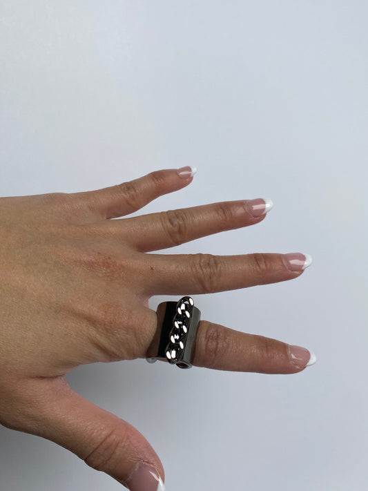 Chain coil Ring - Black